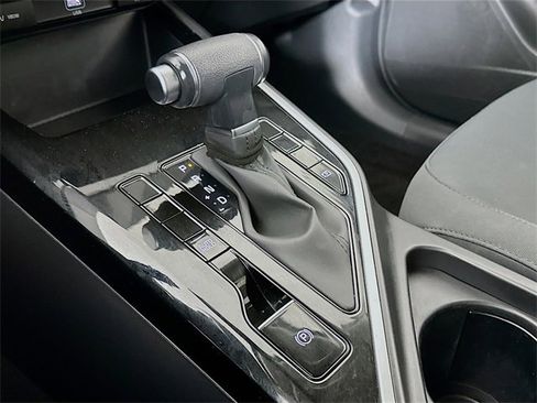 Used 2024 Kia Niro LX image 22