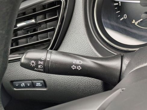 Used 2021 Nissan Rogue Sport S image 15