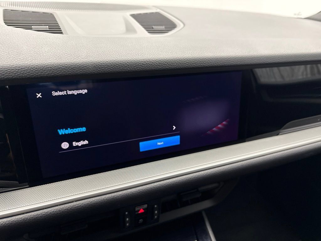 Certified 2024 Porsche Cayenne AWD/4WD image 32
