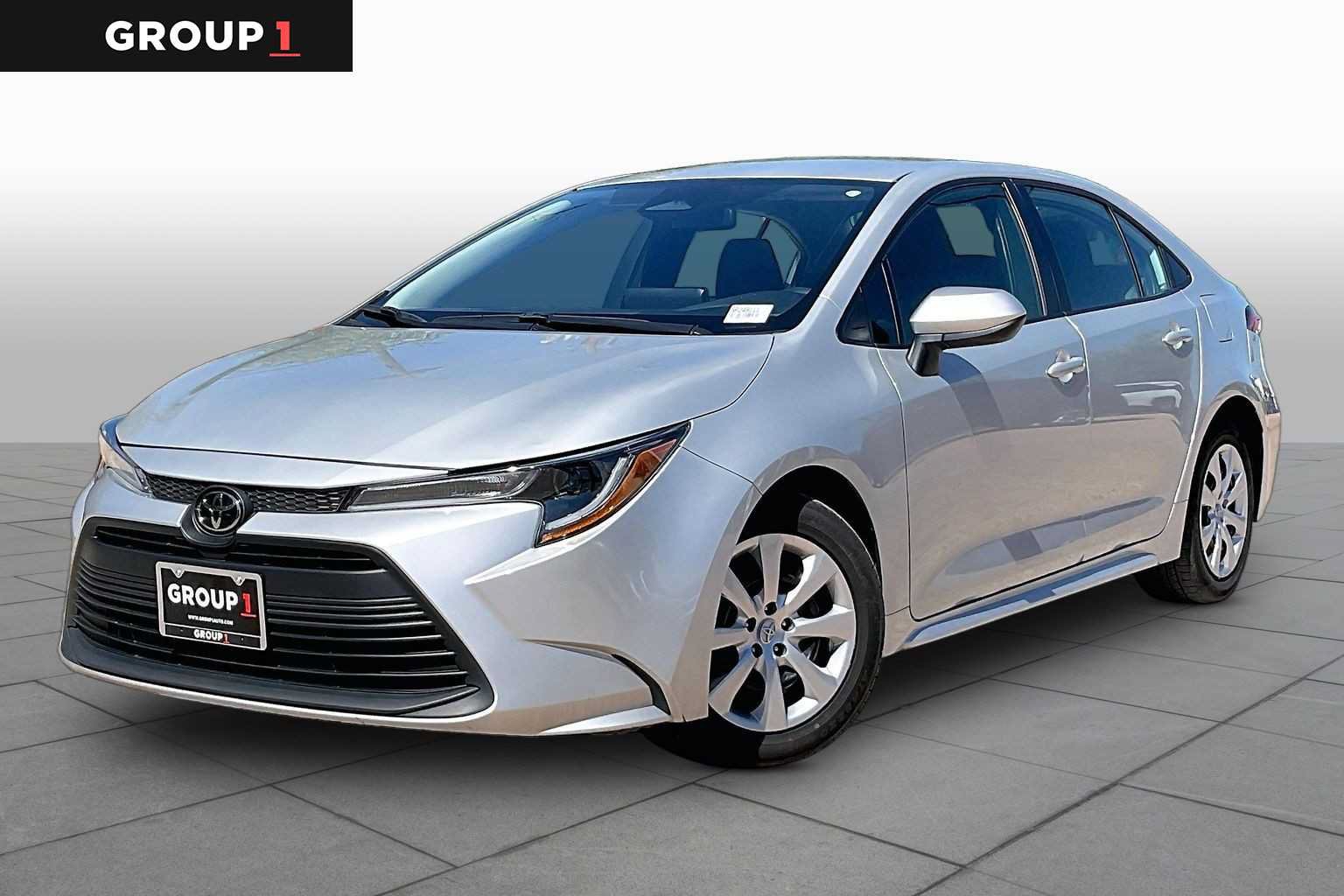 Used 2025 Toyota Corolla LE FWD image 1