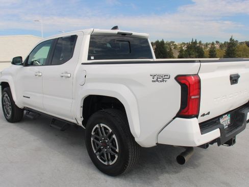 Certified 2024 Toyota Tacoma TRD Sport w/ TRD Sport Upgrade Package AWD/4WD image 6