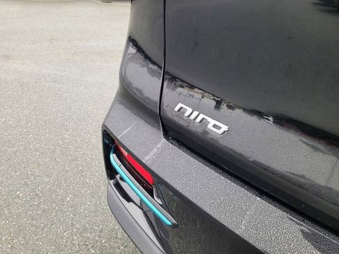 Used 2022 Kia Niro EX Premium image 6