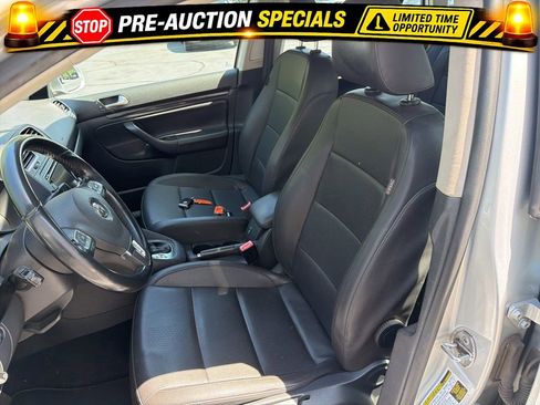 Used 2014 Volkswagen Jetta SE FWD image 36