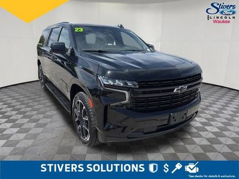Used 2023 Chevrolet Suburban RST w/ Sport Performance Package image 3