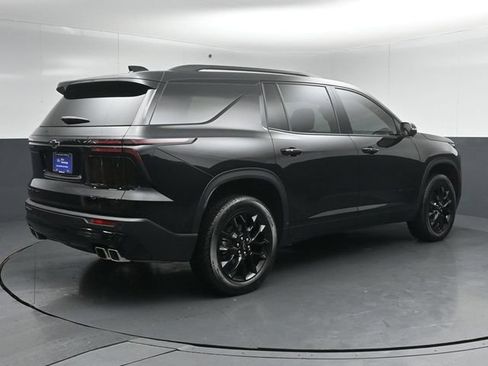 Used 2024 Chevrolet Traverse LT w/ Midnight/Sport Edition AWD/4WD image 7