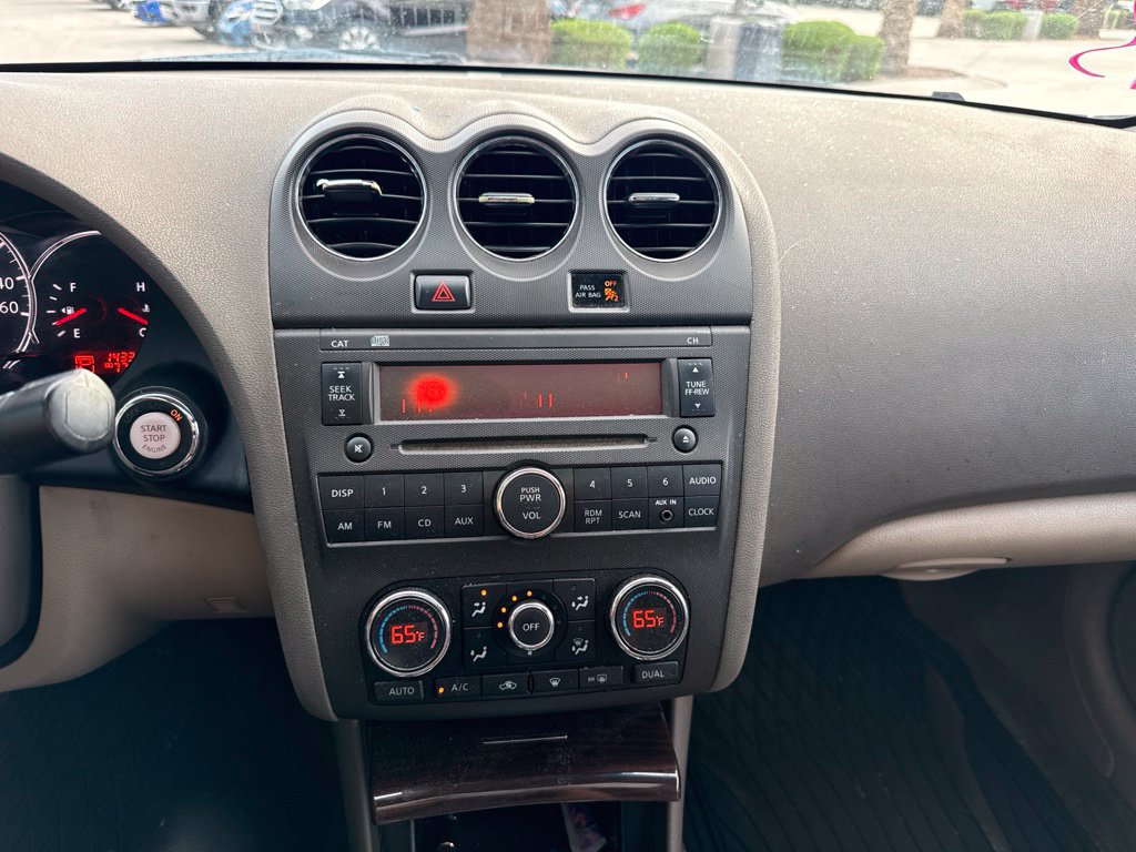 Used 2011 Nissan Altima 2.5 SL w/ 2.5SL Pkg FWD image 12