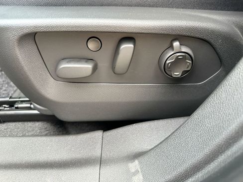 New 2025 Buick Envision Avenir image 16