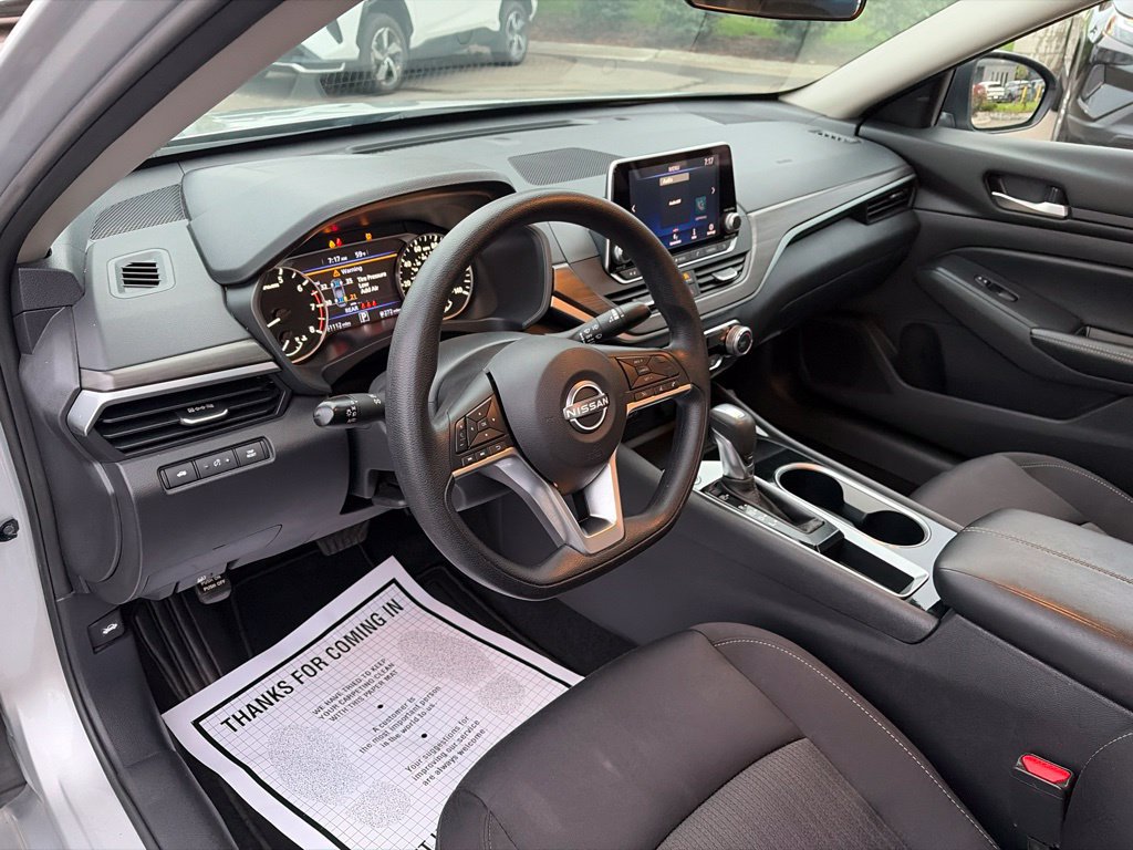 Used 2024 Nissan Altima 2.5 SV FWD image 25