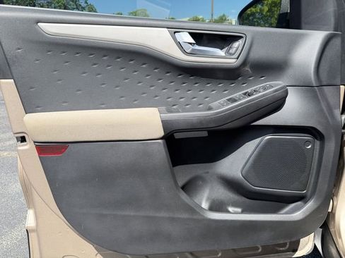 Used 2020 Ford Escape SE FWD image 9