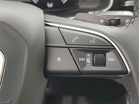 Used 2023 Audi Q8 Premium Plus image 21