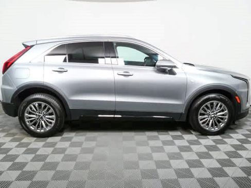 Used 2024 Cadillac XT4 Premium Luxury AWD/4WD image 2