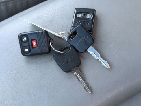 Used 2001 Ford F150 Lariat AWD/4WD image 34