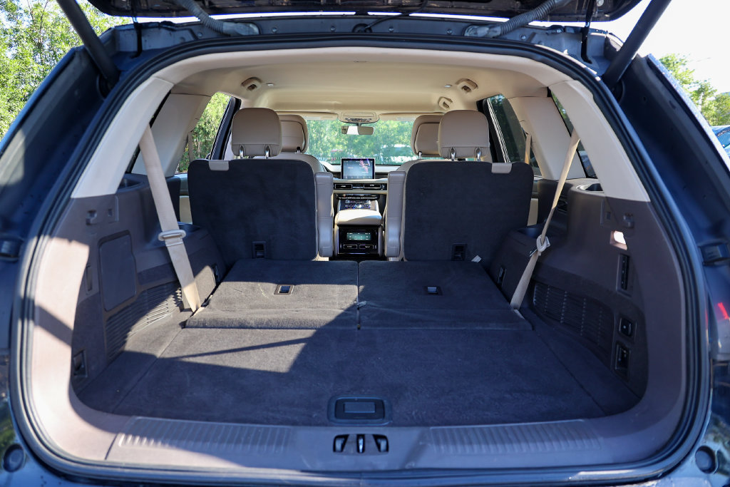 Used 2020 Lincoln Aviator Reserve w/ Elements Package Plus RWD image 36
