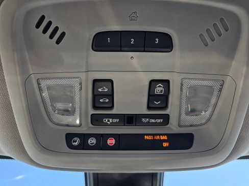 Used 2018 Chevrolet Malibu LT FWD image 40