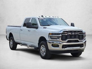 Used 2025 RAM 2500 Tradesman w/ Chrome Appearance Group AWD/4WD video 3