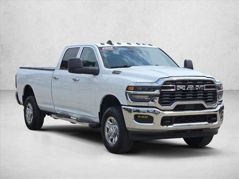 Used 2025 RAM 2500 Tradesman w/ Chrome Appearance Group AWD/4WD image 3
