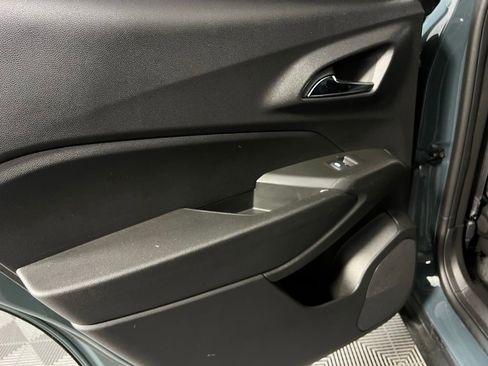 Used 2025 Chevrolet Trax LT image 26