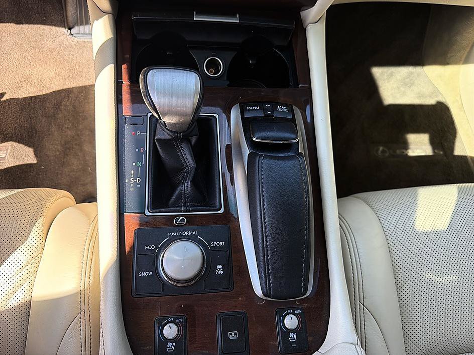 Used 2013 Lexus LS 460 w/ Comfort Pkg RWD image 17