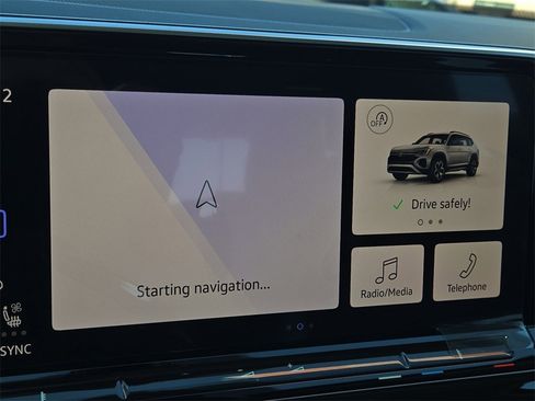 New 2025 Volkswagen Atlas Peak Edition SE image 21