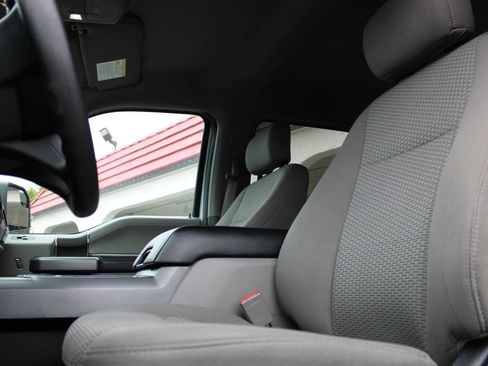 Used 2018 Ford F150 XLT image 9