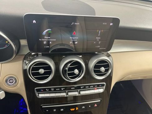 Used 2021 Mercedes-Benz GLC 300 4MATIC image 18