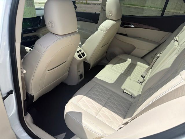 Used 2023 Buick Envision Avenir AWD/4WD image 16