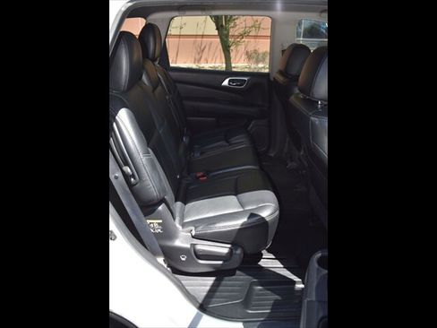 Used 2017 Nissan Pathfinder SL FWD image 29
