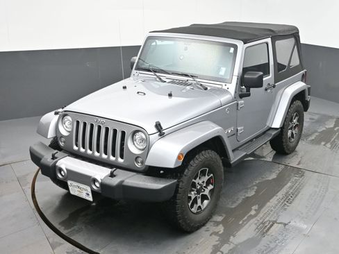 Used 2018 Jeep Wrangler Sahara w/ Connectivity Group image 32