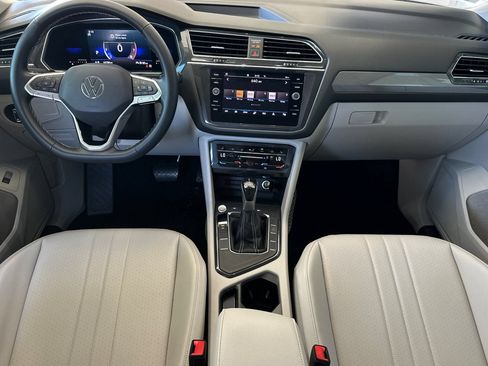 Used 2022 Volkswagen Tiguan SE FWD image 13