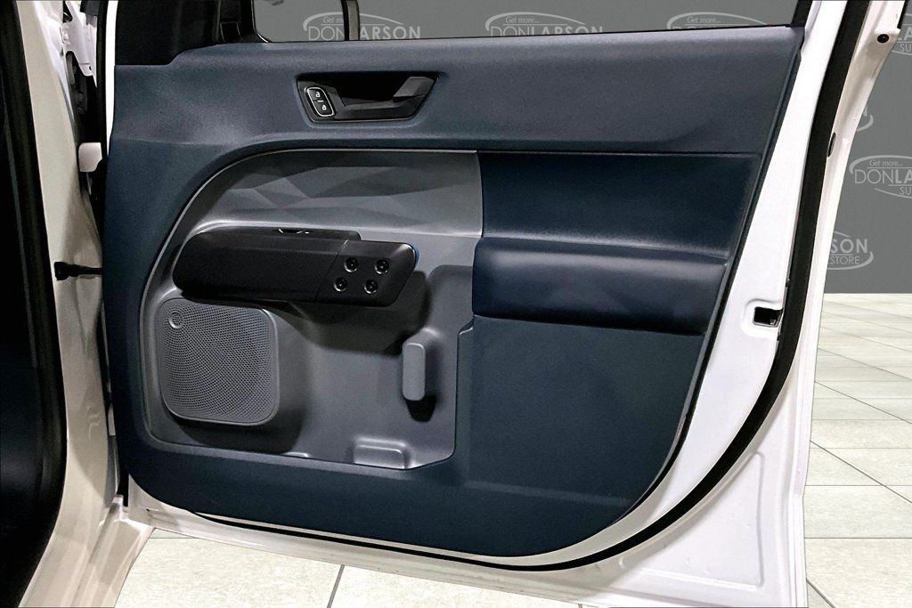 Used 2025 Ford Maverick Lobo AWD/4WD image 16