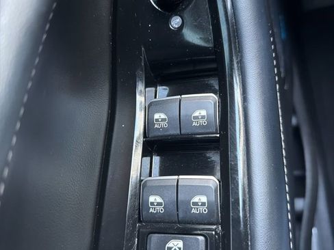 Certified 2023 Jeep Grand Cherokee L Overland w/ Rear Seat Video Group I AWD/4WD image 7