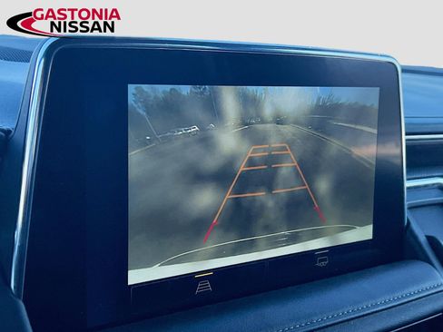 Used 2023 Chevrolet Suburban Premier image 18