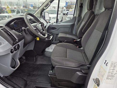 Used 2017 Ford Transit Connect XLT image 10