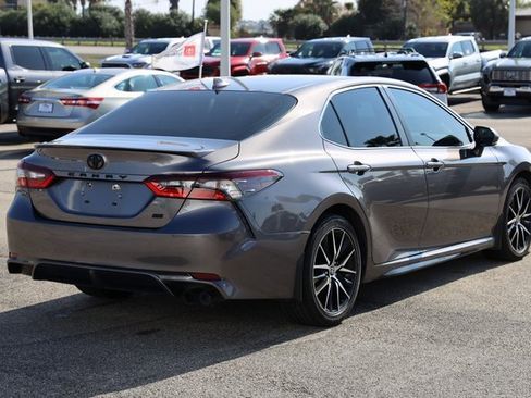 Certified 2022 Toyota Camry SE image 8