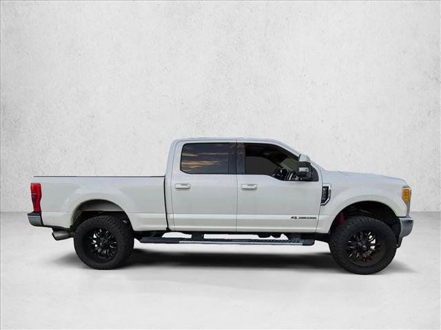 Used 2017 Ford F250 Lariat w/ Lariat Value Package AWD/4WD image 4
