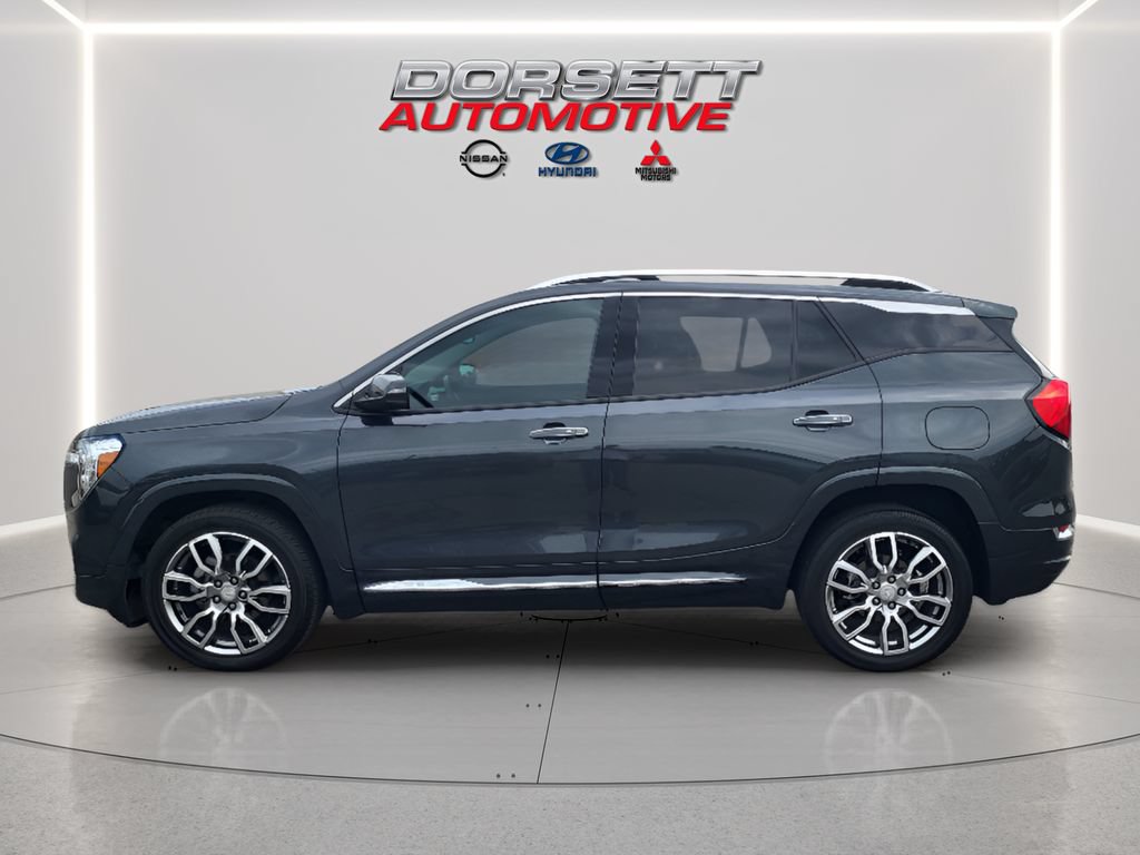 Used 2022 GMC Terrain Denali w/ Denali Premium Package AWD/4WD image 9