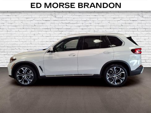 Used 2023 BMW X5 xDrive40i w/ Parking Assistance Package AWD/4WD image 2