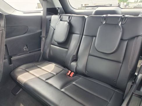 Used 2021 Ford Explorer XLT w/ Equipment Group 202A AWD/4WD image 31