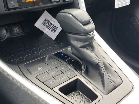 Used 2025 Toyota RAV4 XLE image 32