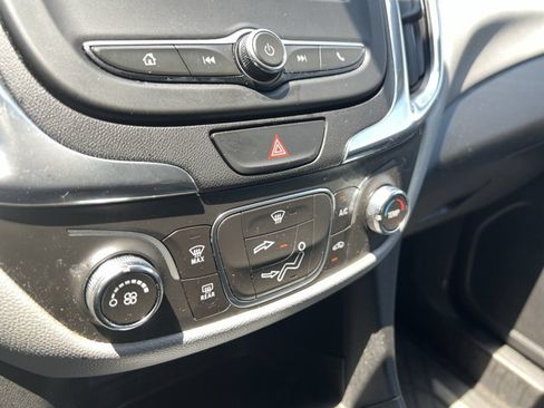 Used 2019 Chevrolet Equinox LT FWD image 11