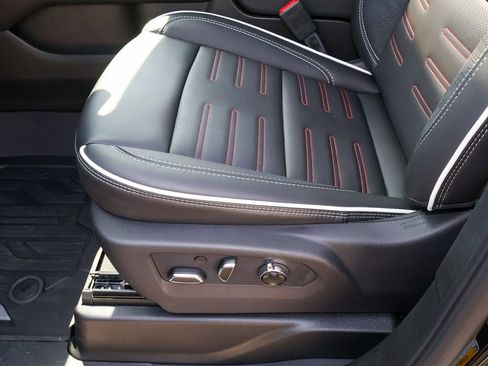 New 2026 GMC Yukon AT4 Ultimate AWD/4WD image 11
