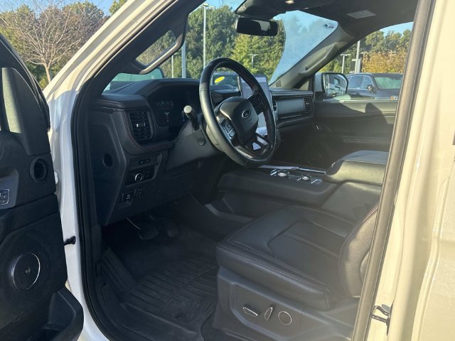 Used 2024 Ford Expedition Max Limited AWD/4WD image 4