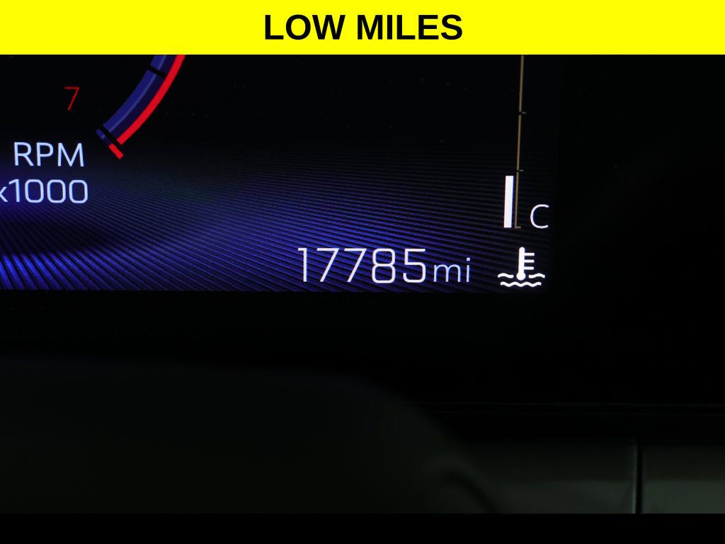 Used 2024 Chevrolet Trax LT w/ Driver Confidence Package FWD image 4