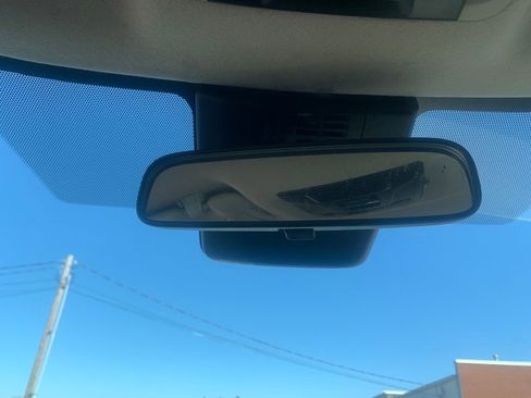 Used 2025 Toyota Corolla LE image 20