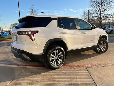 Used 2025 Chevrolet Equinox LT image 6