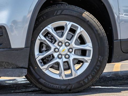 Used 2021 Chevrolet Traverse LS FWD image 6