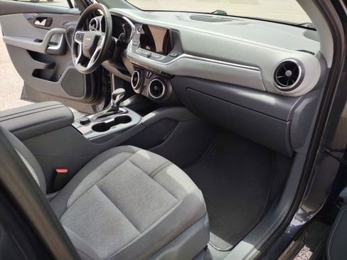 Used 2021 Chevrolet Blazer LT FWD image 25