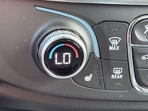 Certified 2023 Chevrolet Traverse LT image 30