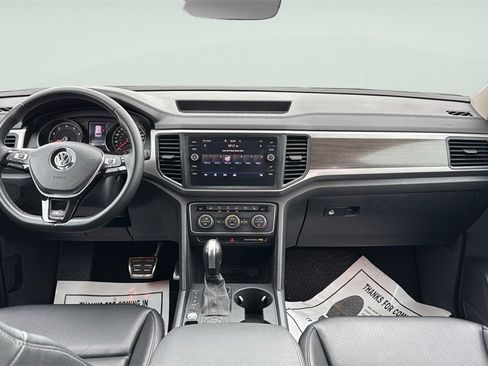 Used 2020 Volkswagen Atlas SE w/ Towing Package image 15