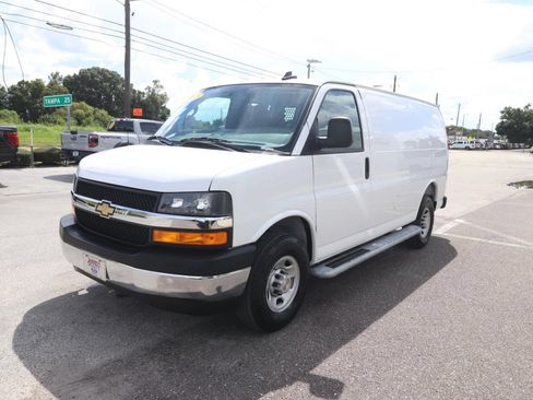Used 2025 Chevrolet Express 2500 w/ Driver Convenience Package RWD image 5
